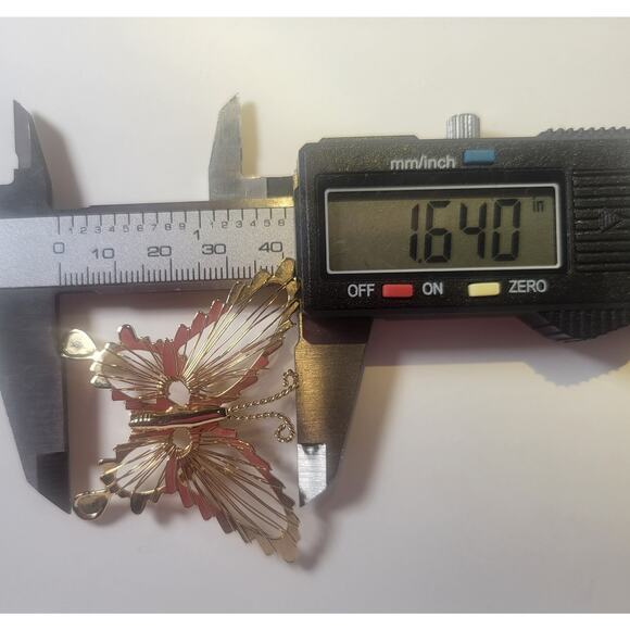 Vintage Gold Tone Filigree Butterfly Brooch Pin 2" x 1.6" Elegant Insect Jewelry - Picture 10 of 11